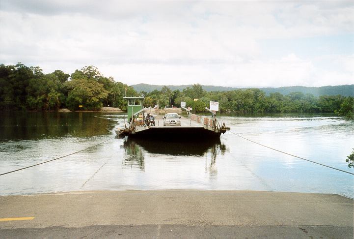 Queensland - chiatta per attravere il Daintree River