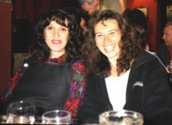 Le future mamme: sx: Maria ( ...all'ottavo mese ), dx: Cristina