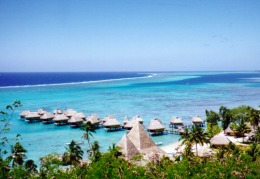 ...uno scorcio di Moorea vista dalla strada