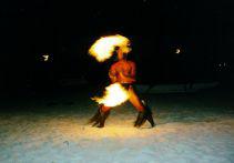 spettacoli popolari sulla spiaggia a Bora Bora