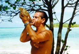 Io che cerco di far suonare la conchiglia al K.O.S.