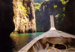 uno dei tanti fiordi appartati a Phi Phi