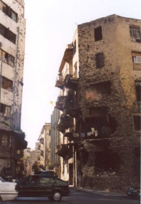 palazzo bombardato - Beirut