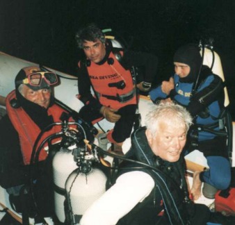 preparativi per un'immersione notturna !